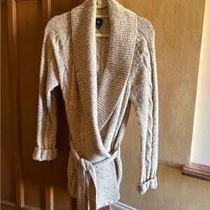 GAP Cream Cable Knit nubby texture  Cardigan Size Large